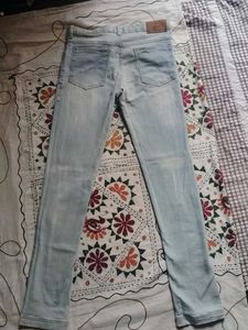 Light Wash Skinny Jeans