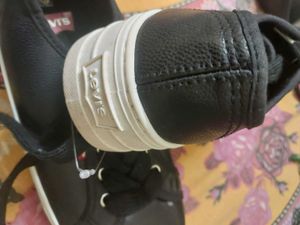Levi&#39;s Black Casual Shoes