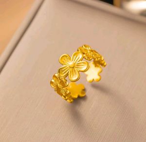 Textured flower bunch ring PVD anti tarnish