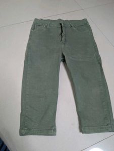 Green Cropped Pants
