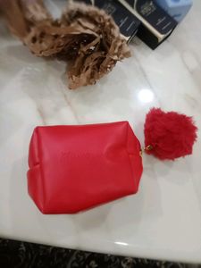 Pom pomm pouch