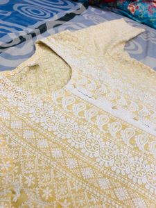 Beautiful Cream Chiken Kurti ❤️