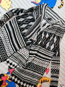 Beautiful Styled Woolen Jacket 🖤🤍