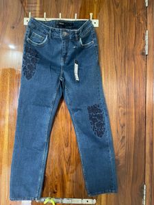 Vero Moda Embroidered Jeans