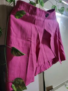 Hi I&#39;m Selling This Skirt Which Is Absolutely New