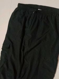 Black Cargo Pants - Relaxed Fit