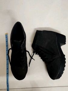 Pre-Loved Black Velvet Boots - Size 7 (UK)