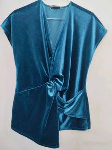 Casual Blue Velvet Textured Top.
