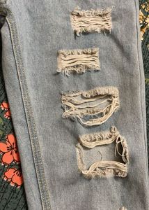 Price Drop ‼️Torn Distress Jeans