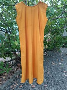 Plain Sleeveless Kurti