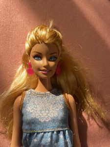 FLAT FEET BARBIE DOLL