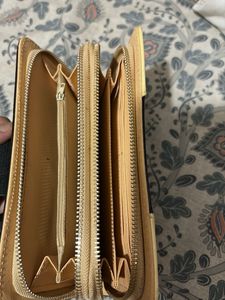 Black Clutch