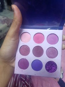 2 Eyeshadow Palettes