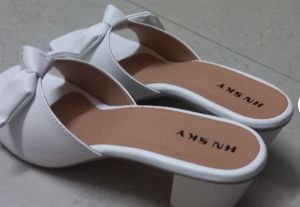 Bow Detail White Flats