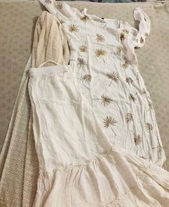 White Shrara Suit🌺