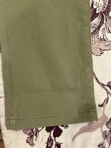Sap Green Levis Pant(w-28 L-32)