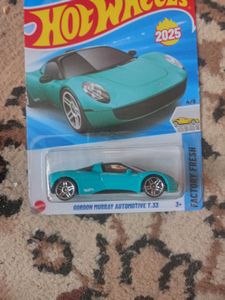 Hot Wheels single piece car