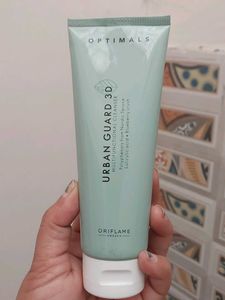 Oriflame Urban Guard 3D Cleanser