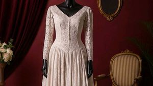 🤍🥀Elegant Lace Midi Dress