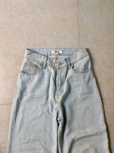 Wide Leg Denim Jeans 🤌🏻 ( fits 26,28)