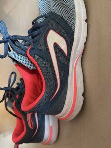 Decathlon Sneakers