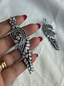 Gorgeous, dark silver colour, diamond earrings