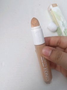 🤯Price Dropped 🎊Clinique Concealer