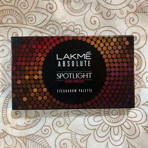 Lakme Absolute Spotlight Berry Martini Eyeshadow