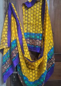 Women Dhuppata