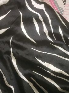 Women&#39;s Zara Fancy Black &amp; Gray Crop Top