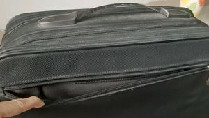 Samsonite unisex zipper Briefcase / laptop bag