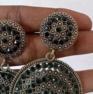 Beautiful Black Jhumka