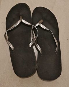 Black Flipflops For Women