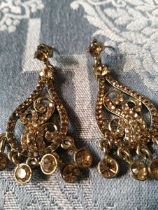 Dangling Rhinestone Earrings