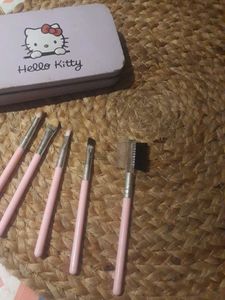 Hello Kitty Brush Set