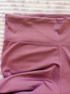 Knee length GYM Tights With Reflective Print