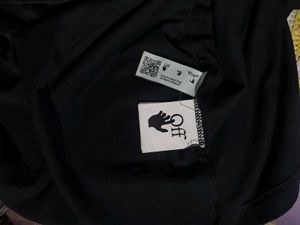 Off-White Arrow Pattern Round Neck Tee &#39;Black Whit