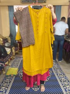 Mustard Kurta Set With Ghungroo Stole