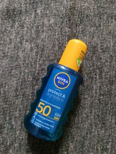 Nivea  spray sunscreen