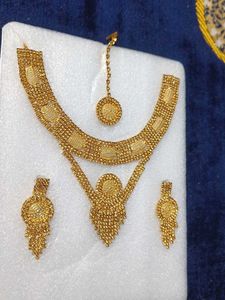Golden Jewelry Set