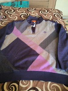 Stylish Argyle Pattern Sweater
