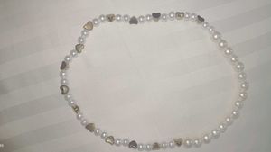 Loose Choker White And Gold