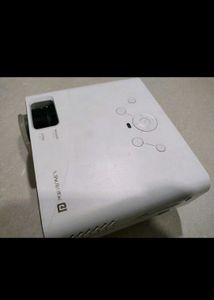 Portronics BEEM 200 Plus MultimediaLED Projector