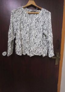 Patterned Blouse with Long Sleeves