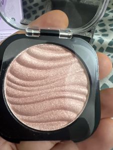 Plum There You Glow Highlighter