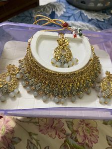 Title: Elegant Kundan Choker Necklace With Earring