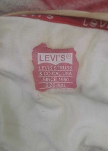 Levi's Graphic Tee