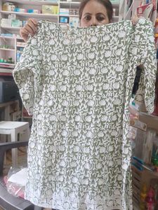 Chikankari Embroidered Tunic💫