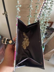 Magazine Clutch