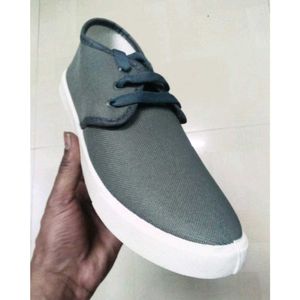 NEW NO USED HOT STYLE SPORTS SHOES FOR MEN & WOMAN